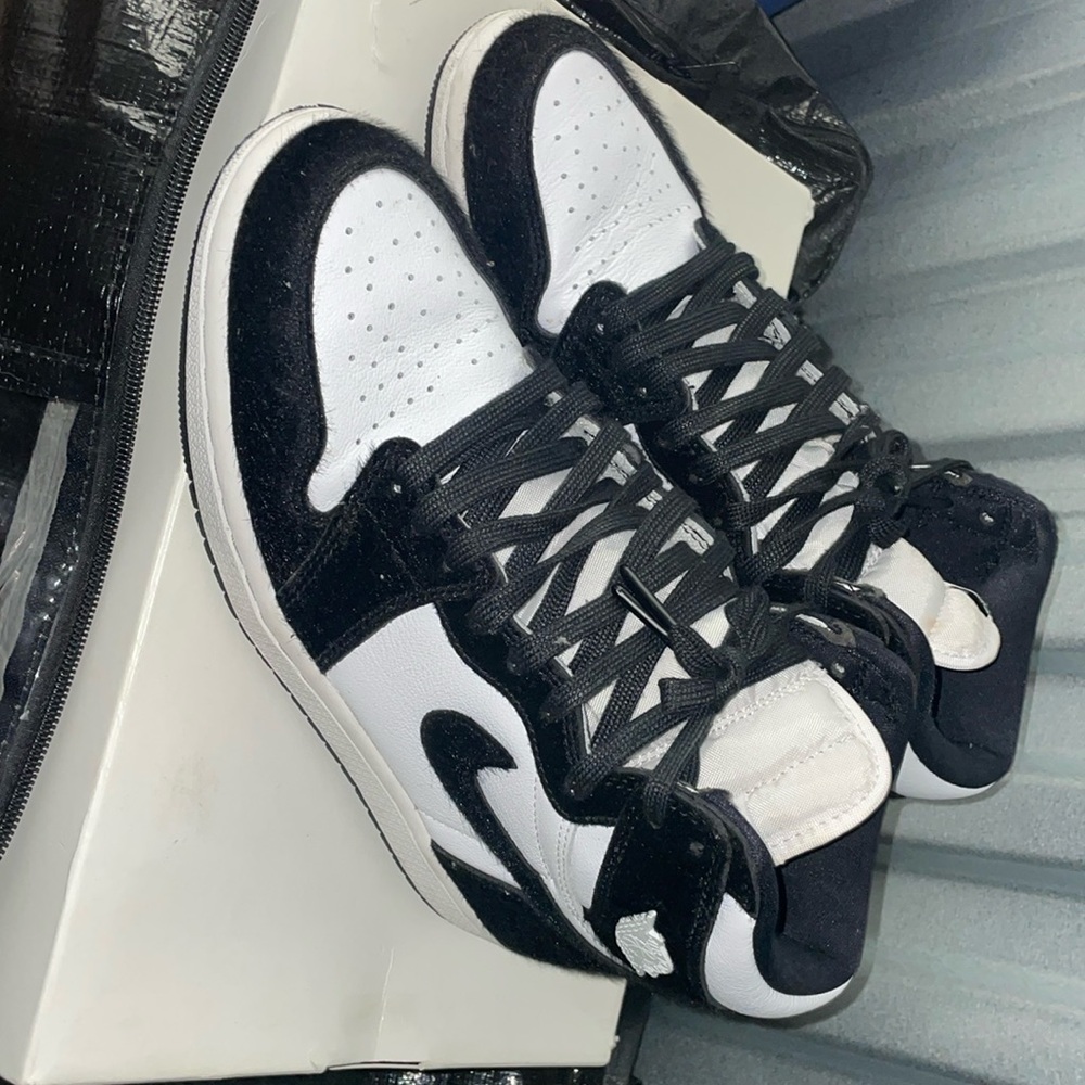 Woman’s air jordan high OG